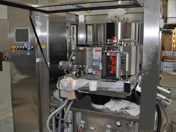 贴标机厂家该如何应对日趋激烈的市场竞争呢